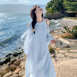 露肩挂脖长袖连衣裙女春夏2025新款海边度假高级感绝美仙女沙滩裙