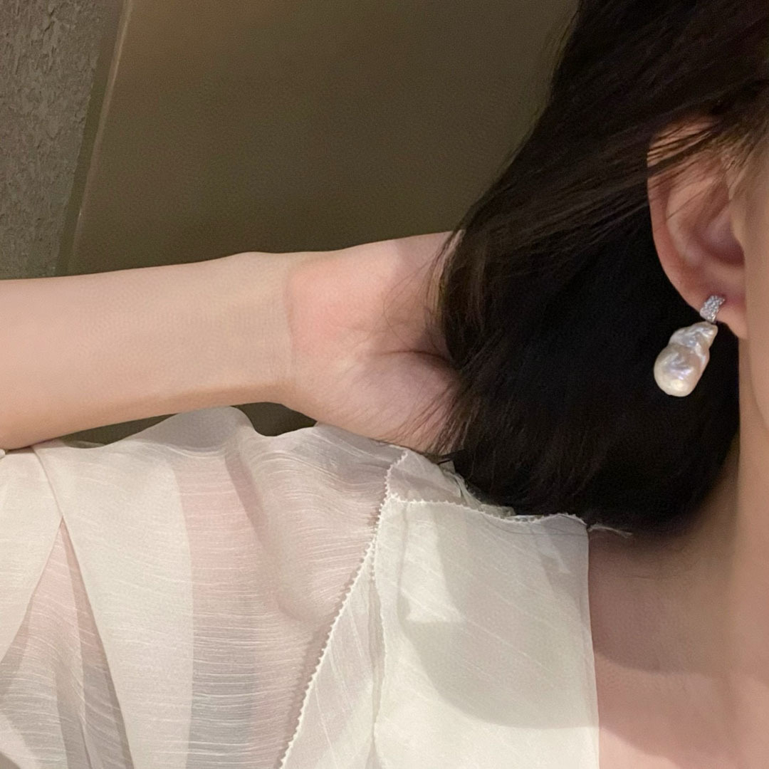 巴洛克异形天然淡水珍珠耳钉女小众轻奢高级感不规则吊