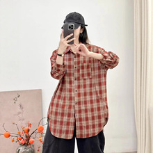 古咖服饰秋季新款复古格子棉麻衬衫女翻领长袖单排扣宽松中长衬衣
