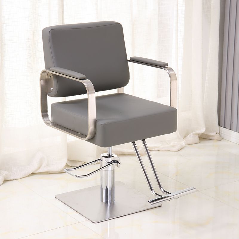 Pequeño pedal - asiento gris - reposabrazos plateados - placa cuadrada de acero inoxidable