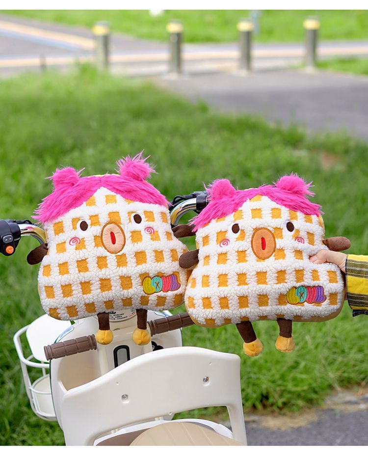 Cartoon Monster-Shaped Anti-Collision Pad for Electric Vehicles, Cute and Adorable, a Travel Essential for Protecting Baby's Head, Suitable for All Seasons