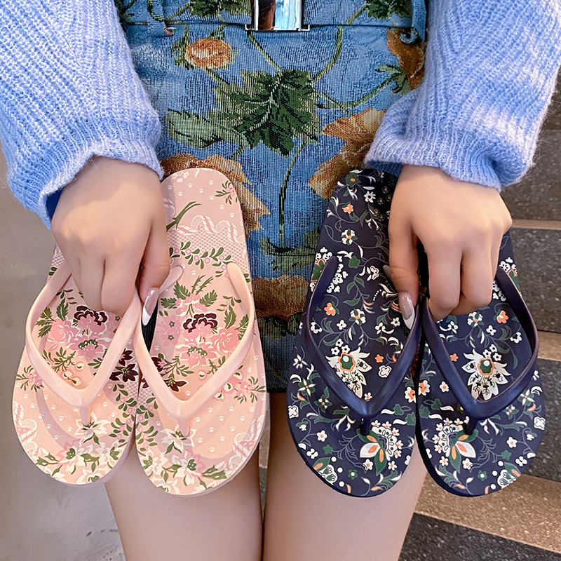 Summer Ins Trendy Flip-Flops, Sandals, Beach Slippers, Fashionable Non-Slip Splints for Girls to Wear on the Beach for Couples