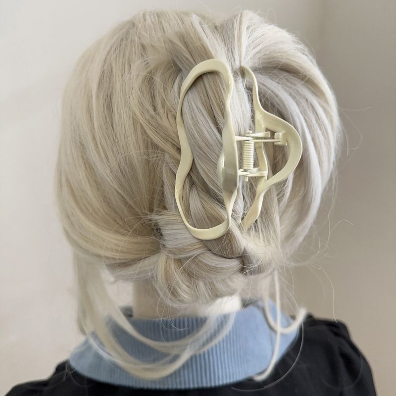 New French Style Grab Clip South Korea Elegant Elegant Creamy White Hair Grab Cyber Celebrity Large Size Texturized Back Head Plastic Shark Clip