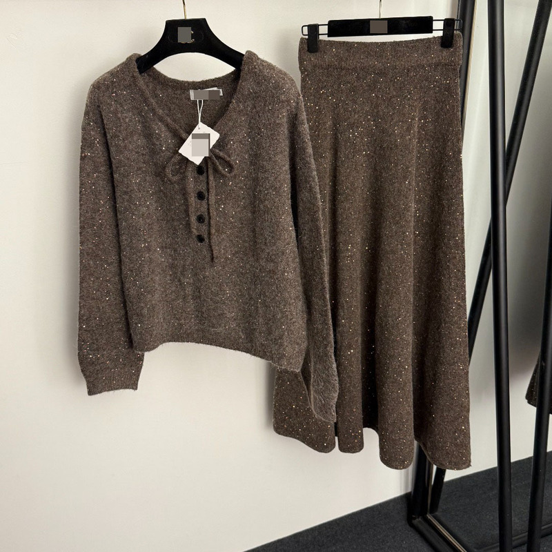 New Knitted Suit with Sparkling Sequin Bow Round Neck Half-Button Pullover Knitwear + High-Waisted Knitted Skirt New Knitted Suit with Sparkling Sequin Bow Round Neck Half-Button Pullover Knitwear + High-Waisted Knitted Skirt