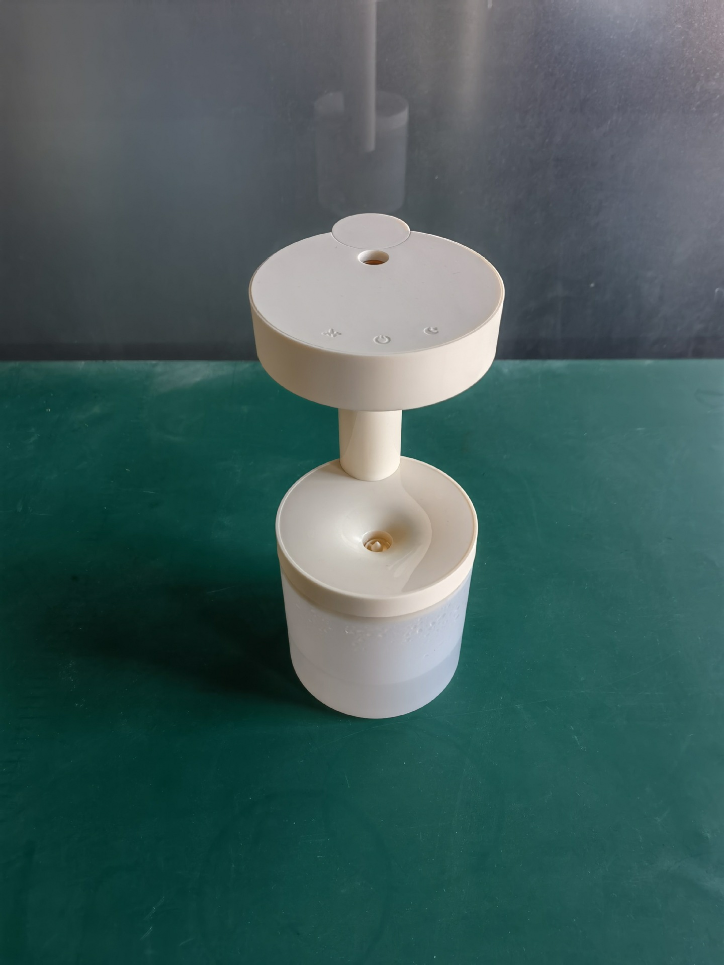 2025 mil millones de lanes de nuevo humidificador antigravedad gota de agua dormitorio spray doméstico pequeño adornos de escritorio de agua