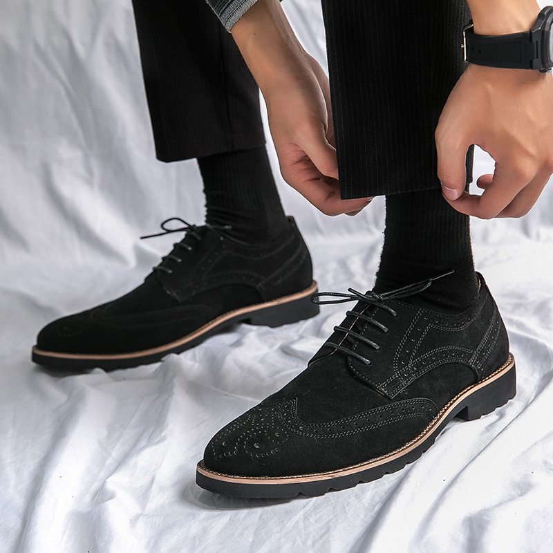 Primavera y otoño nuevos zapatos de moda casuales de negocios para hombres 46 tendencia retro europea y americana comercio exterior de tamaño grande zapatos de cuero de punta jóvenes para hombres