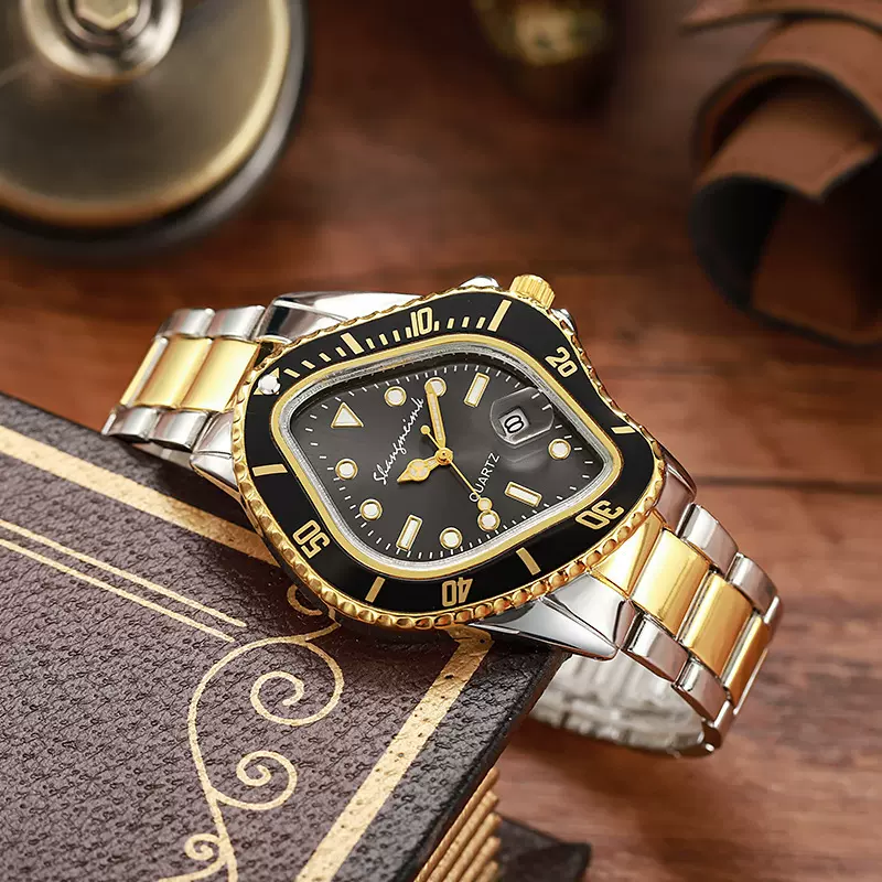 跨境扭曲水鬼套装合金钢带防水休闲手表嘻哈石英表厂家直销批发