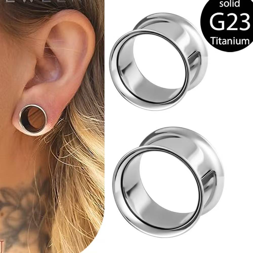 Silver pointed spike labret stud material detail
