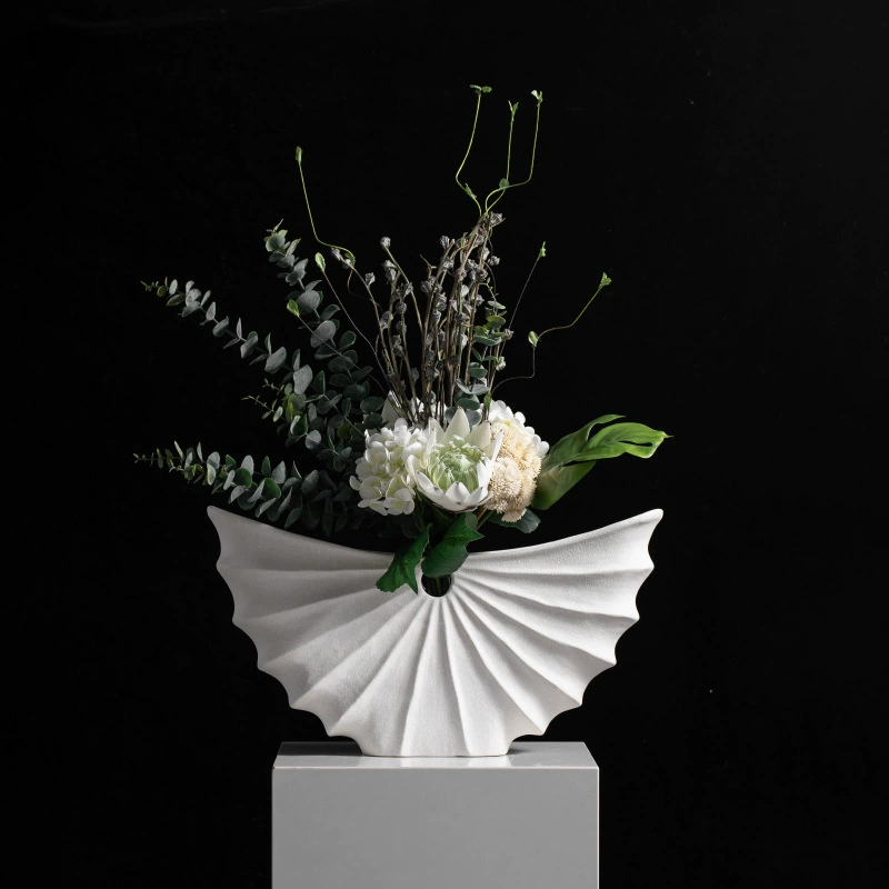 Yi Bezi Современная минималистская премиальная сенсорная веерообразная керамическая ваза полумесяца высокого класса в японском стиле