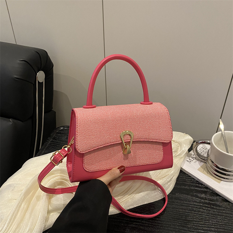 Mendidura de aire occidental patrón de lichi nuevo 2025 bloqueo de verano mensajero casual simple hombro portátil pequeño bolso cuadrado femenino