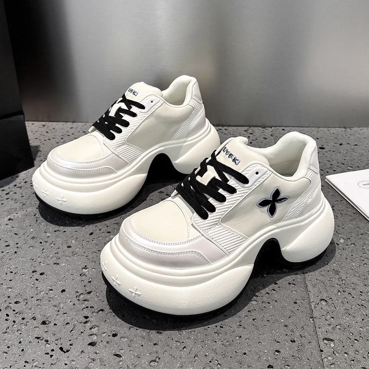 Celebrity-Inspired Thick-Soled Height-Increasing Platform Cross-Pattern Dad Shoes for Women, 2025 Spring and Autumn Trendy Sneakers