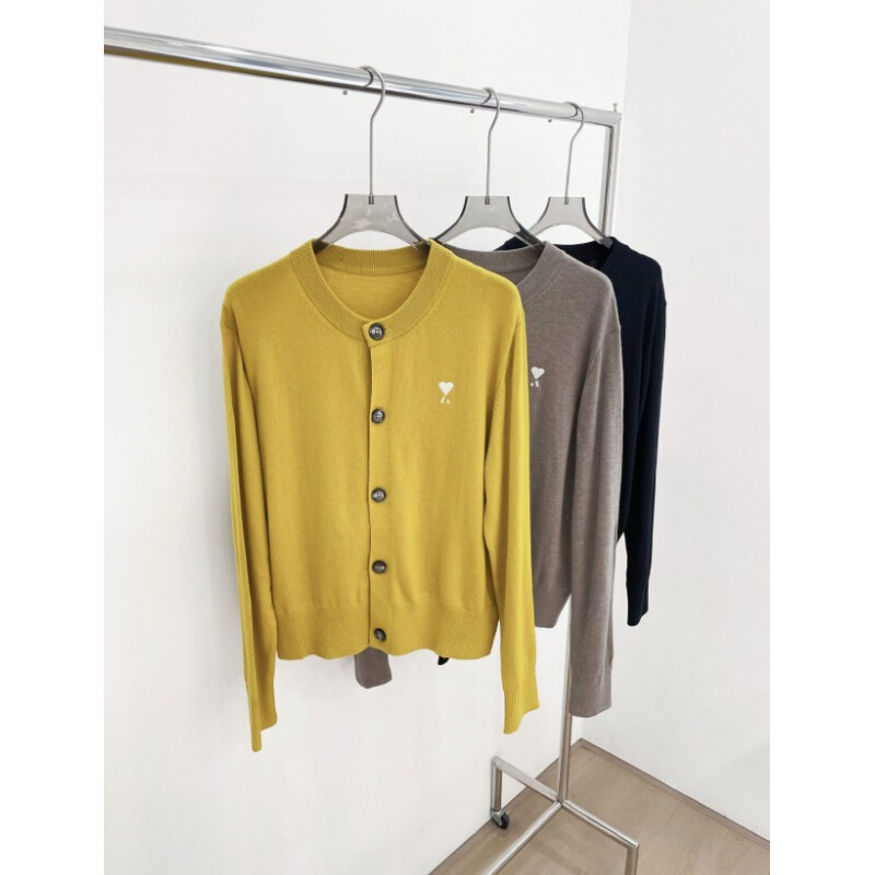 Cross-Border Foreign Trade |   Ceiling 100% Wool Designer Small Heart Embroidery Round Neck Knitted Cardigan Top