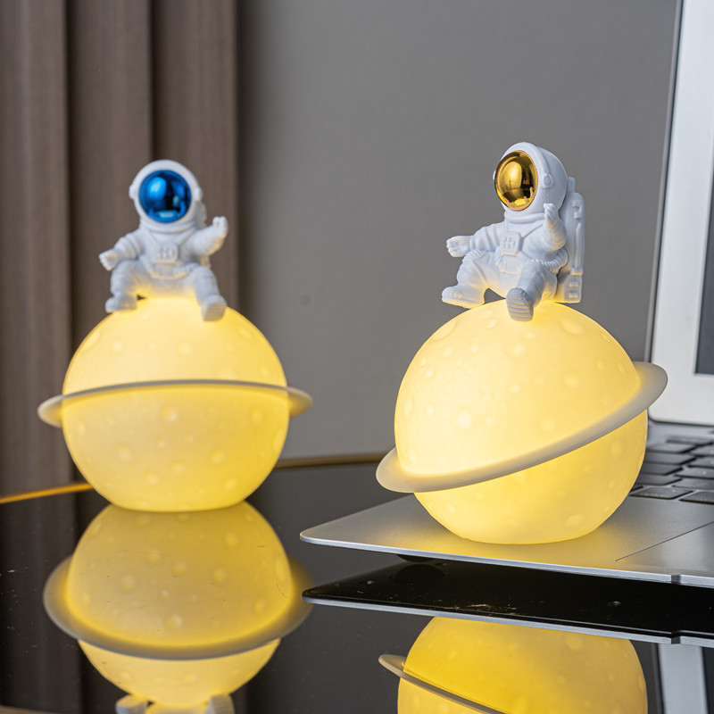 Children's Day Gift Astronaut Night Light Ornament Moon Lamp Desktop Decoration Atmospheric Planet Lamp Birthday Gift Children's Day Gift Astronaut Night Light Ornament Moon Lamp Desktop Decoration Atmospheric Planet Lamp Birthday Gift