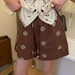 French Retro Holiday Style Loose Embroidered Casual Pajamas for Women Summer New Large Size Wide-Leg Shorts That Can Be Worn Outside