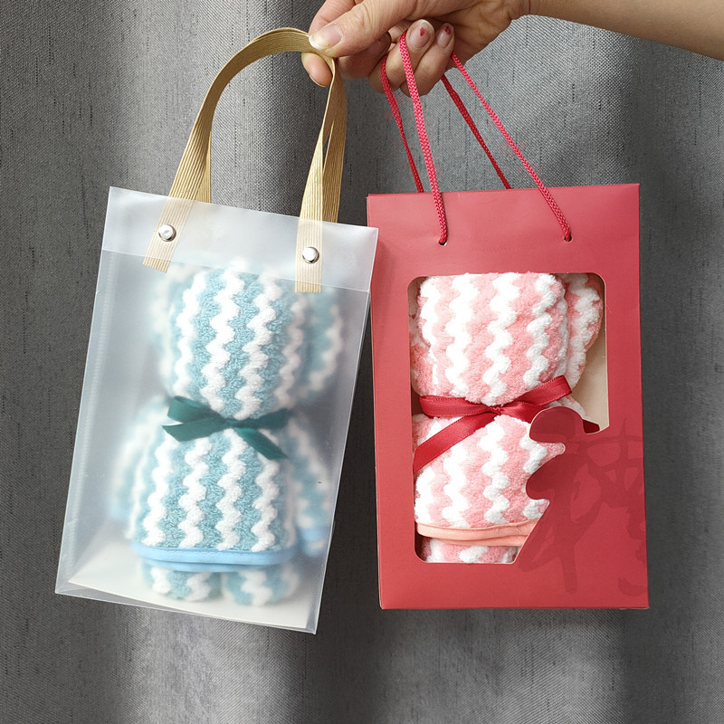 Bear-Shaped Towel Made of Warp-Knitted Coral Fleece with Water-Absorbent Stripes, Suitable as a Gift for Weddings and Home Use