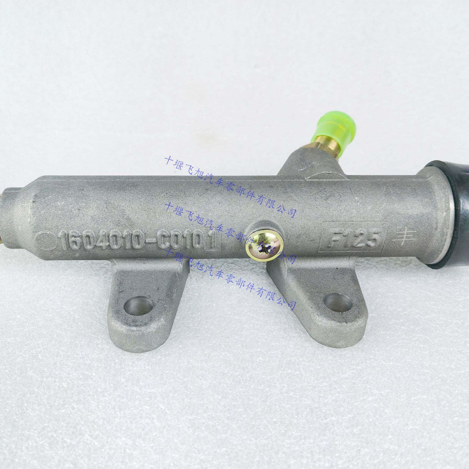 Ningbo Shenfeng clutch master cylinder 1604010-C0101 is compatible with Dongfeng Tianlong, Tianjin, and Dali Shen models