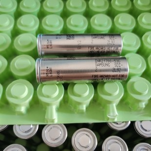 ����53G�늳�21700늄�܇���Ͳ�Ƅ��Դ3.7V5100MAH