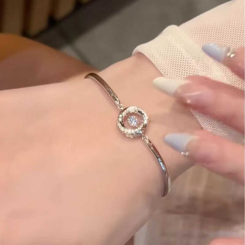[Mobius Series] Three Seconds Heart Bracelet Chain for Men and Women 2024 New Niche High Fashion Jewelry