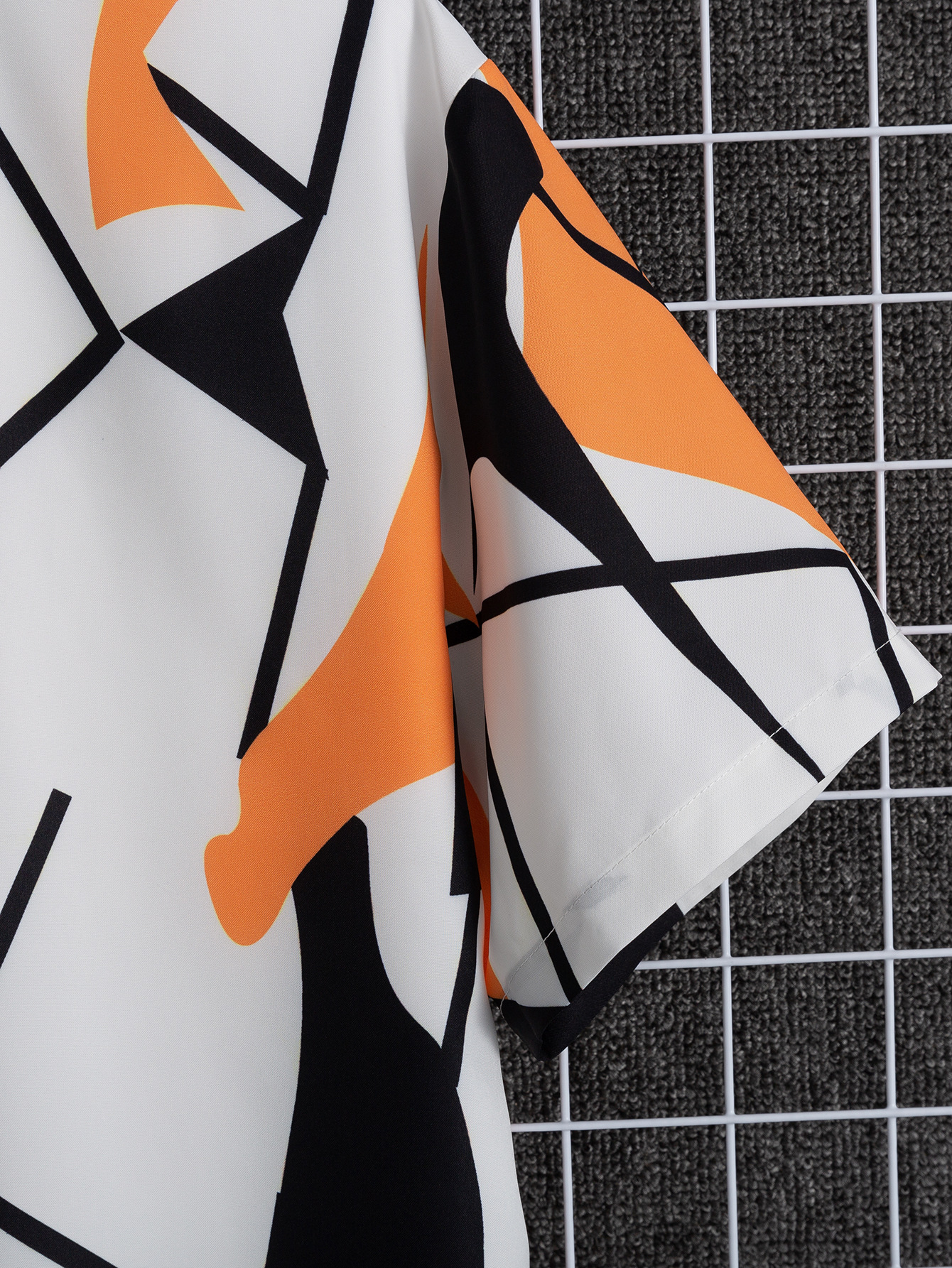 2024 Miesten muoti vapaa-ajan etninen tyyli digitaalinen painettu lyhythihainen paita ei-asentoinen_voghion.com