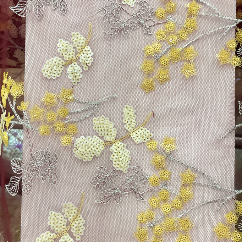 厂家直销 网纱小碎花刺绣蕾丝童装绣花布女装连衣裙婚纱服diy面料