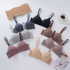 新型のクロスボーダーのアルファベットの肩ベルトの下着の女性の無鋼の輪は集まって薄い金の快適な垂れ下がり防止の調整型のブラジャーを支えます。