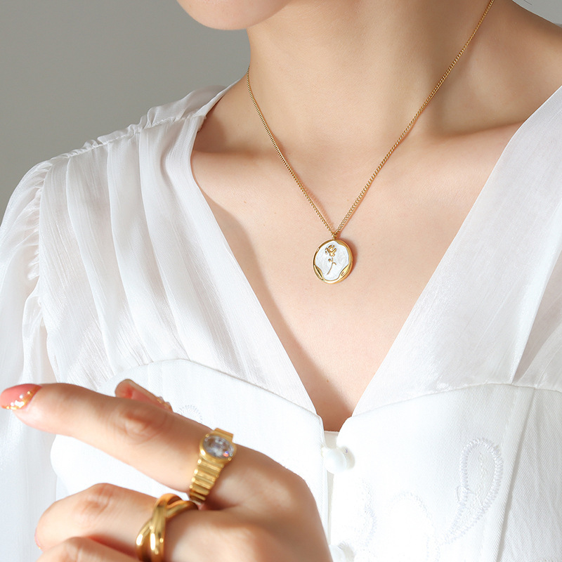 Retro Flower Titanium Steel Plating Pendant Necklace 1 Piece