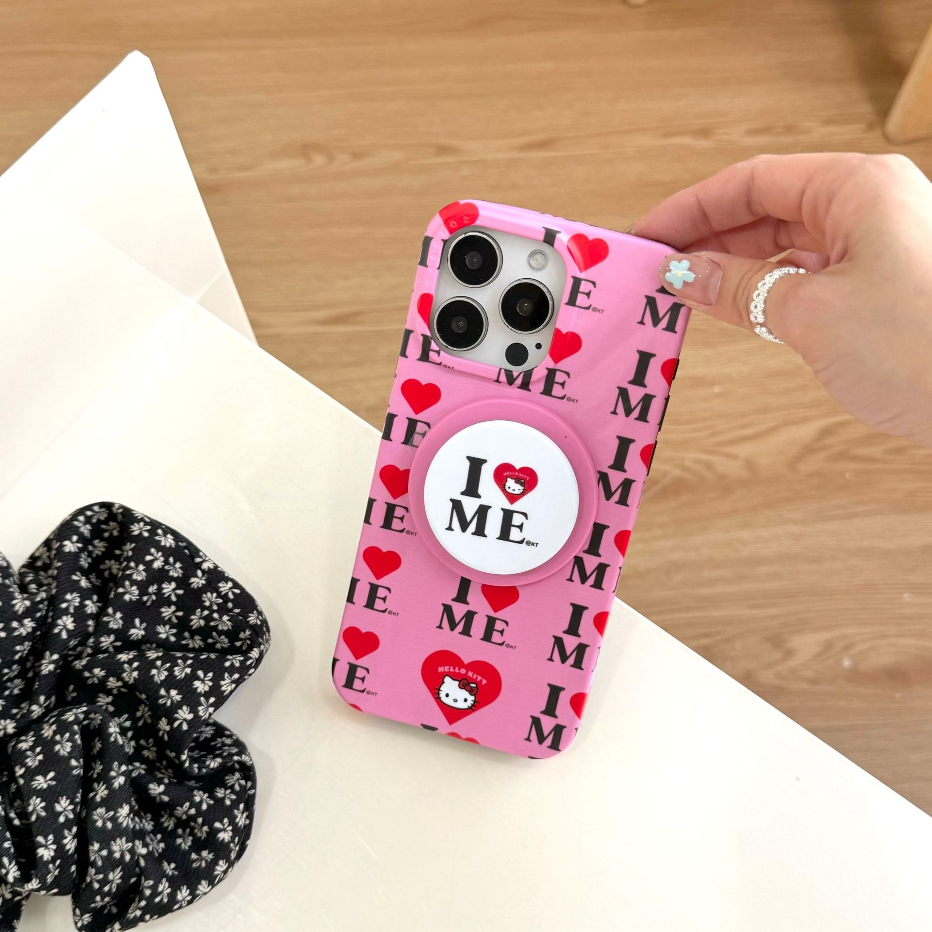 Ins base love KT cat apple 16ProMax funda para teléfono móvil 15Pro atracción magnética 14/13 celebridad neta 15PM