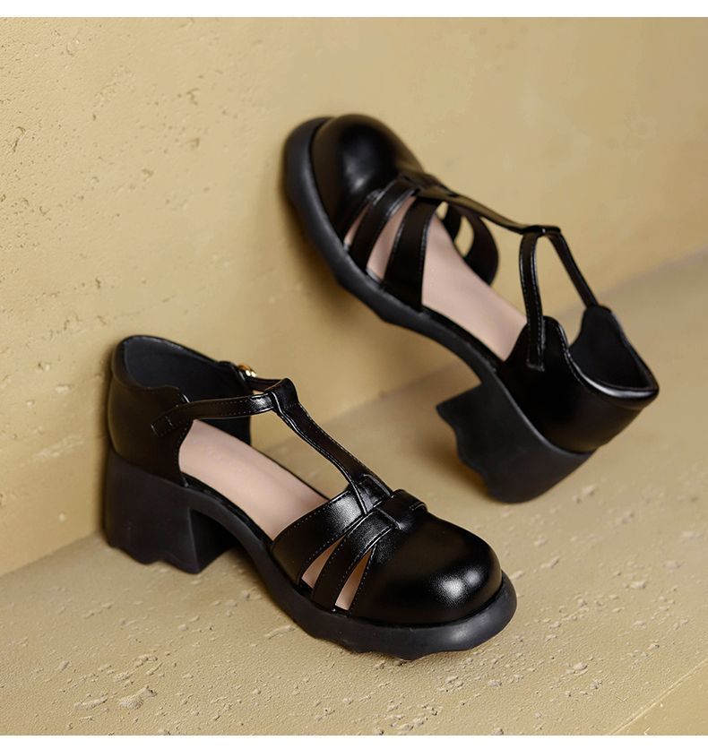 2024 verano nuevo retro botón de una sola palabra abierto superficial japonés agujero bolso de fondo suave sandalias romanas tacones gruesos