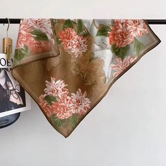 韓国版のプリント春秋の新型のスカーフの気質はファッションのスカーフのネクタイのマフラーを合わせて首の多機能のシルクの女性を囲みます。