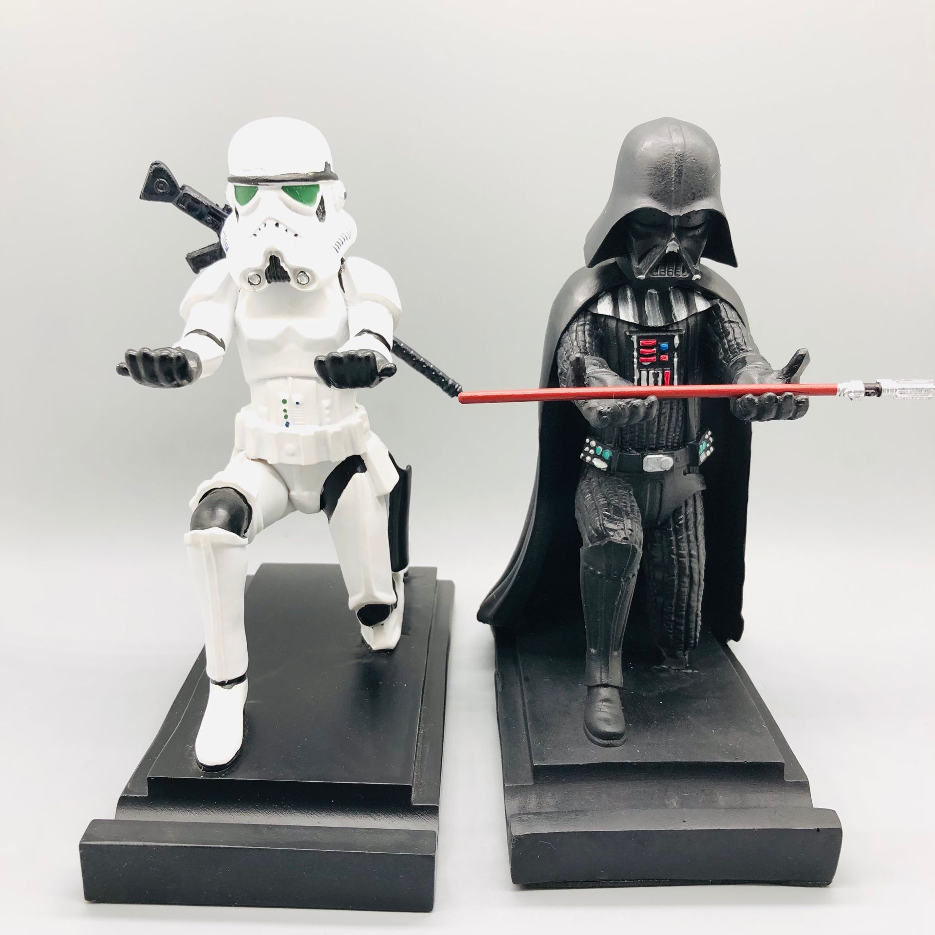 Guerrero negro maestro modelado titular del teléfono móvil Guerrero blanco titular del teléfono móvil de Star Wars titular de la pluma de la decoración