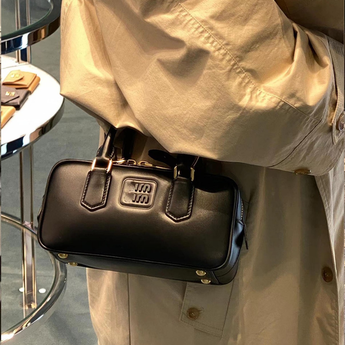 2024 New Retro Versatile Bowling Handbag Fashion Niche Crossbody Bag Maillard Style Women's Bag - Thumbnail 3