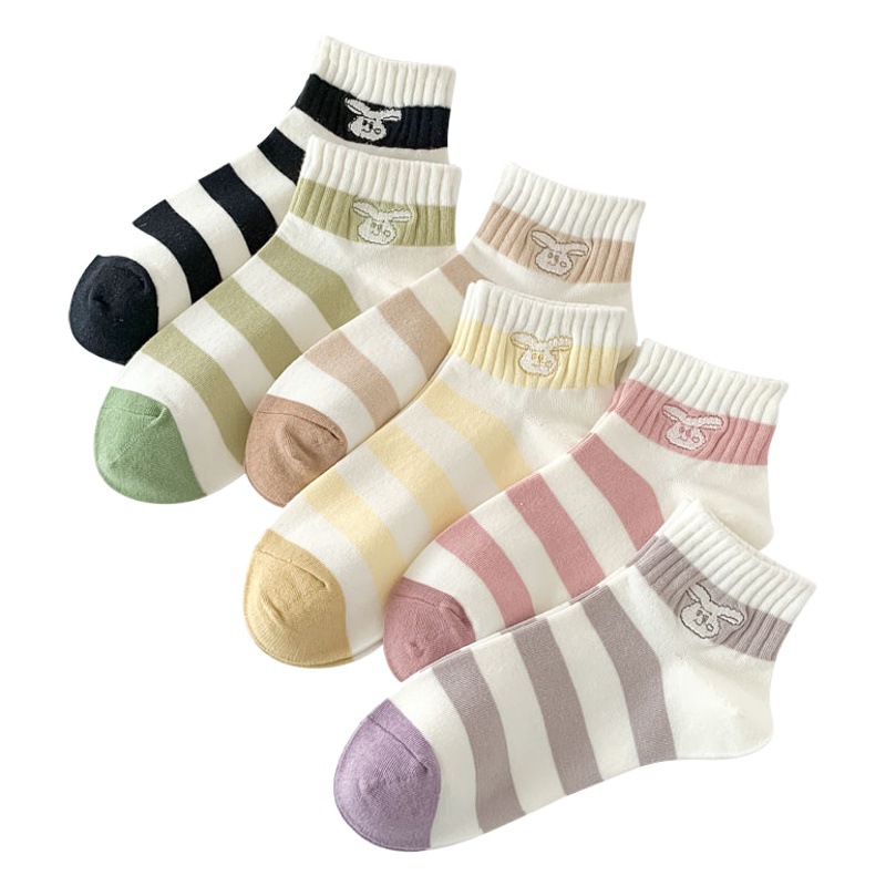 Calcetines de estilo japonés primavera y verano nuevos calcetines de mujer de corte bajo para mujer al por mayor calcetines de mujer sin hueso bordados a rayas estilo preppy algodón