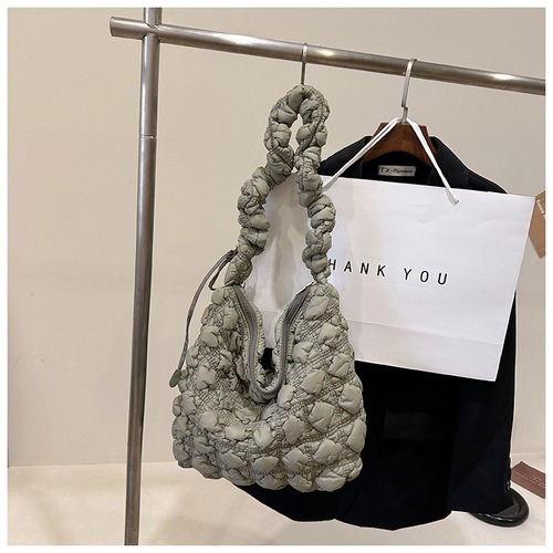  New Honeycomb Stitched Thread Folded Large Capacity Cloud Shape Bag with Adjustable Shoulder Strap Crossbody Bag