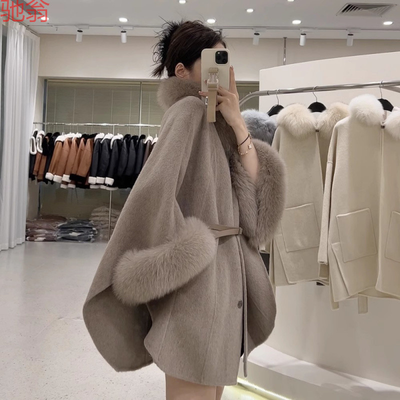 W9Q Korean Style Elegant Cape Style Woolen Coat for Small Men 2024 Autumn and Winter New Loose Fur Collar Fur Sleeve