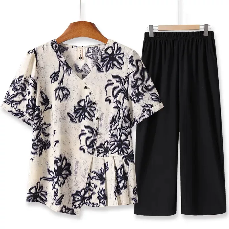 Summer set for elderly, western style, for middle age