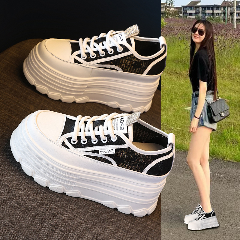 Giày sneaker nữ đế dày lưới thoáng khí phối trắng dễ mặc — Màu đen