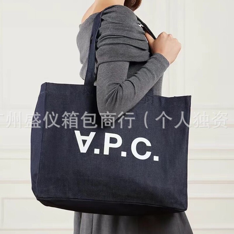New cross-border A.P.C. canvas bag, denim tote bag, unisex large-capacity women's shoulder bag for commuting and shopping New cross-border A.P.C. canvas bag, denim tote bag, unisex large-capacity women's shoulder bag for commuting and shopping