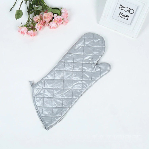 Direct Manufacturer Wholesale Silver-Coated Polyester Insulated Gloves, Heat-Resistant Microwave Oven Kitchen Gloves for Home Use Cross-Border