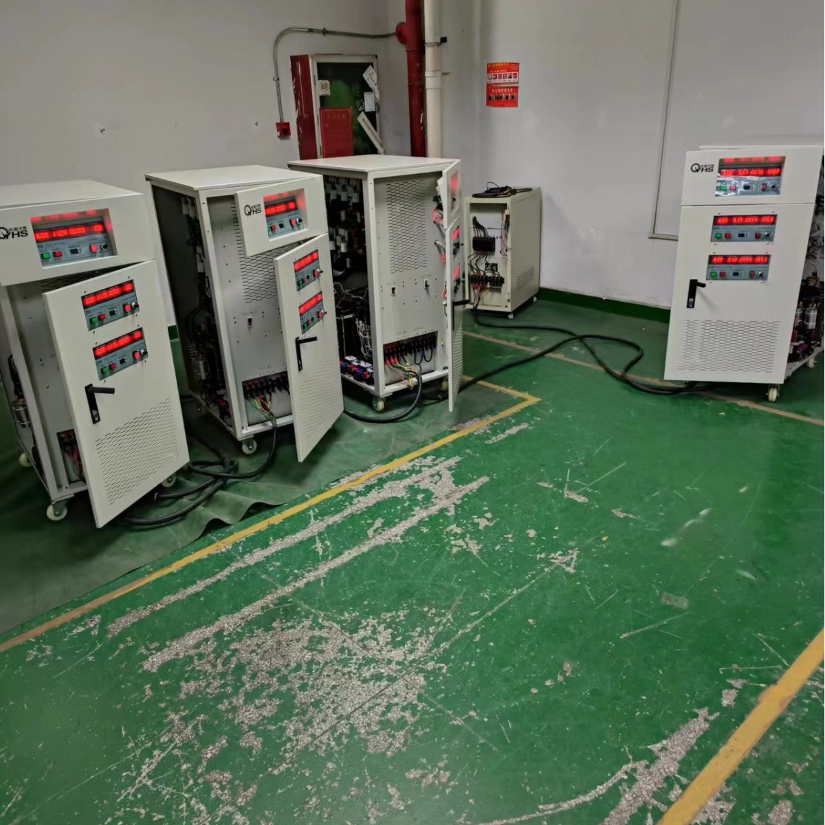 ŷ����˹����30KVA��Ƶ��Դ�������ѹ�����ɵ���������Դ