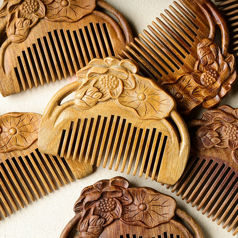 Handheld Carved Sandalwood Comb, Retro Lotus Design with Tassel, Small Gift, 50 g
