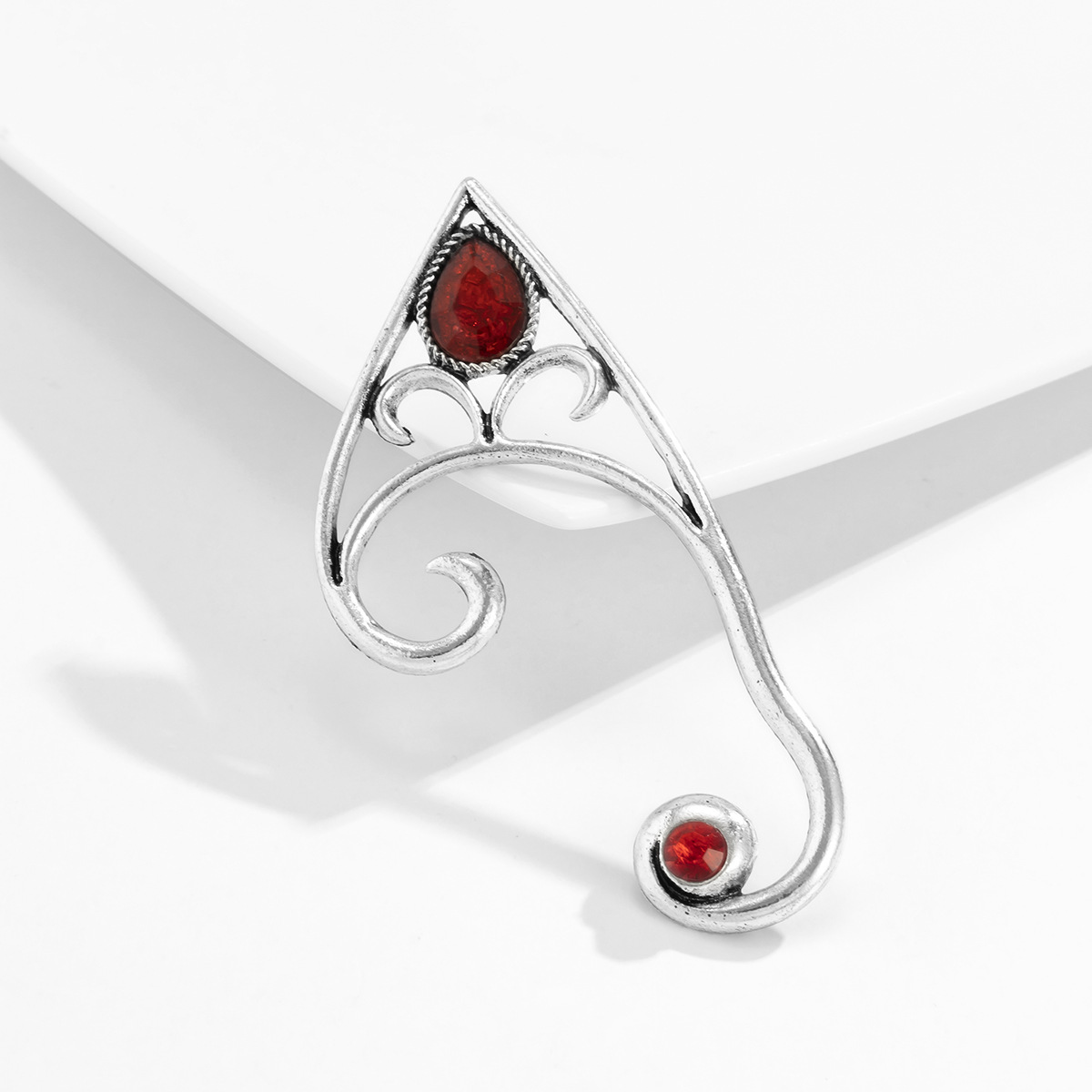 Retro Hollow Red Gem Outline Hanging Ear Clip Wholesale Nihaojewelry display picture 5