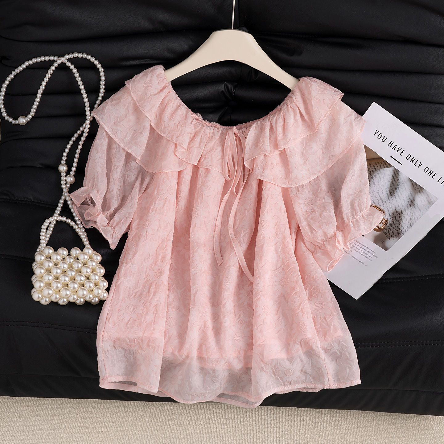 여성을위한 핑크색 아름답고 독특한 양각 쉬폰 셔츠 여름 2025 새로운 스타일 살을 커버하고 슬리밍 반팔 티셔츠 셔츠 탑