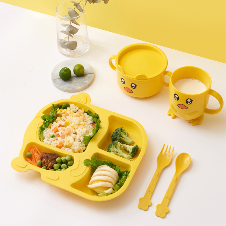 家庭用のアヒルの子供の食器セットはかわいいです。|undefined