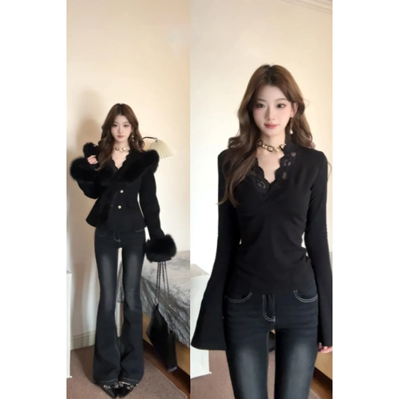 Black Lace V-Neck Base Shirt for Women, Early Spring Fur Inner Layer, Slim Fit, Fleece-Lined, High-End Feel, Can Be Worn Outside, Thick Top Black Lace V-Neck Base Shirt for Women, Early Spring Fur Inner Layer, Slim Fit, Fleece-Lined, High-End Feel, Can Be Worn Outside, Thick Top