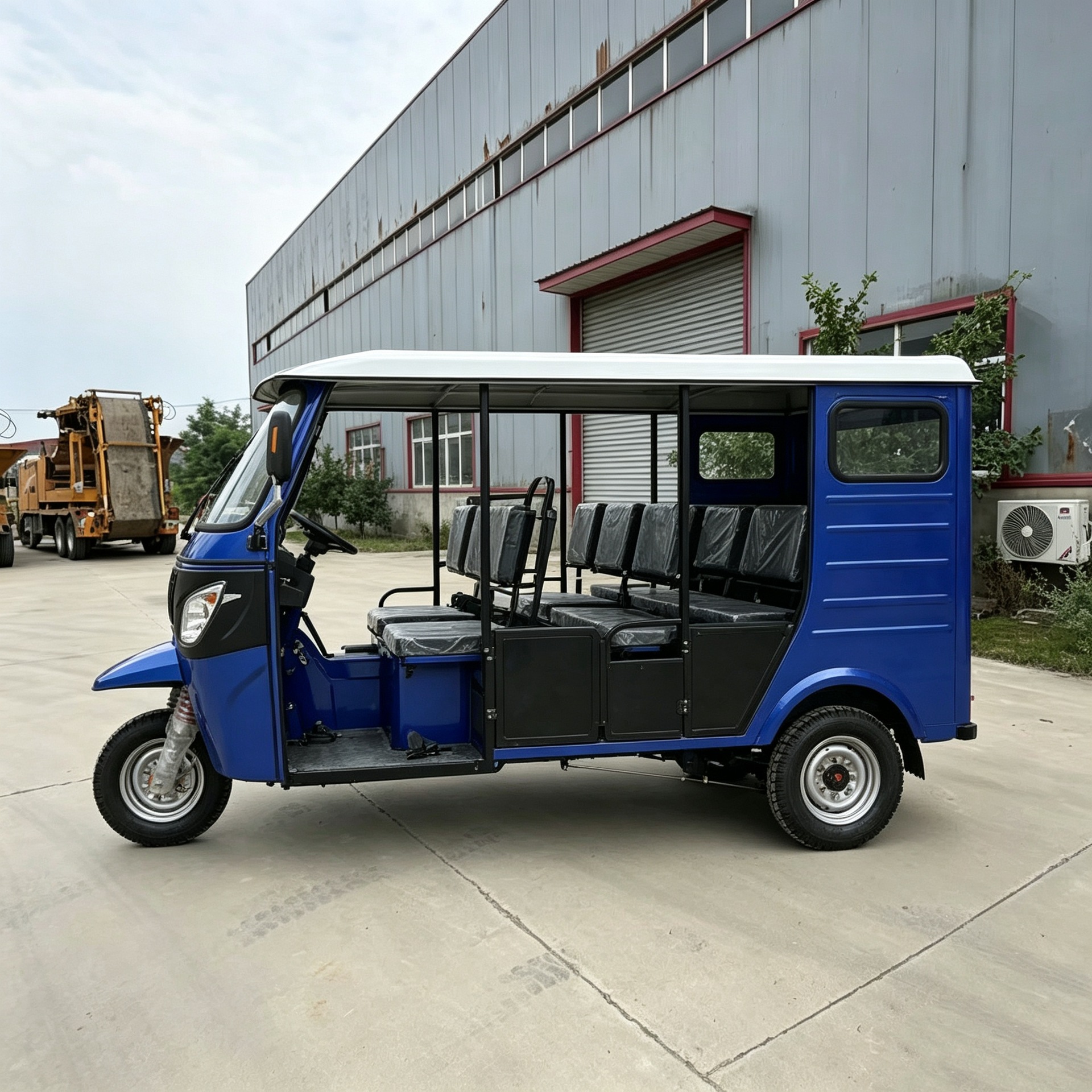 Enclosed passenger tricycle for multiple passengers, fully enclosed passenger tricycle, fuel-powered passenger tricycle for urban and rural operations