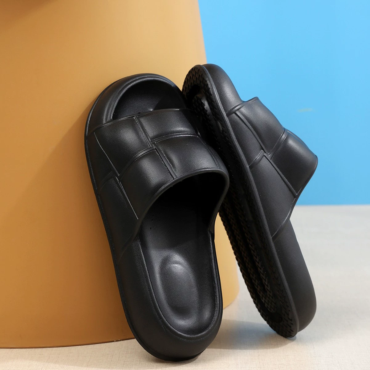 2025 новых летних сандалий для мужчин и женщин, одинаковый стиль для дома, ванной, моря и пляжа, повседневные парные тапочки