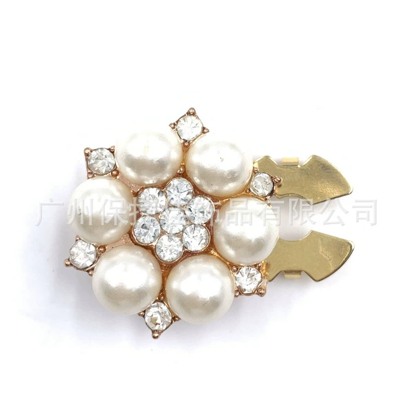 CF03 Six pearls on gold bottom
