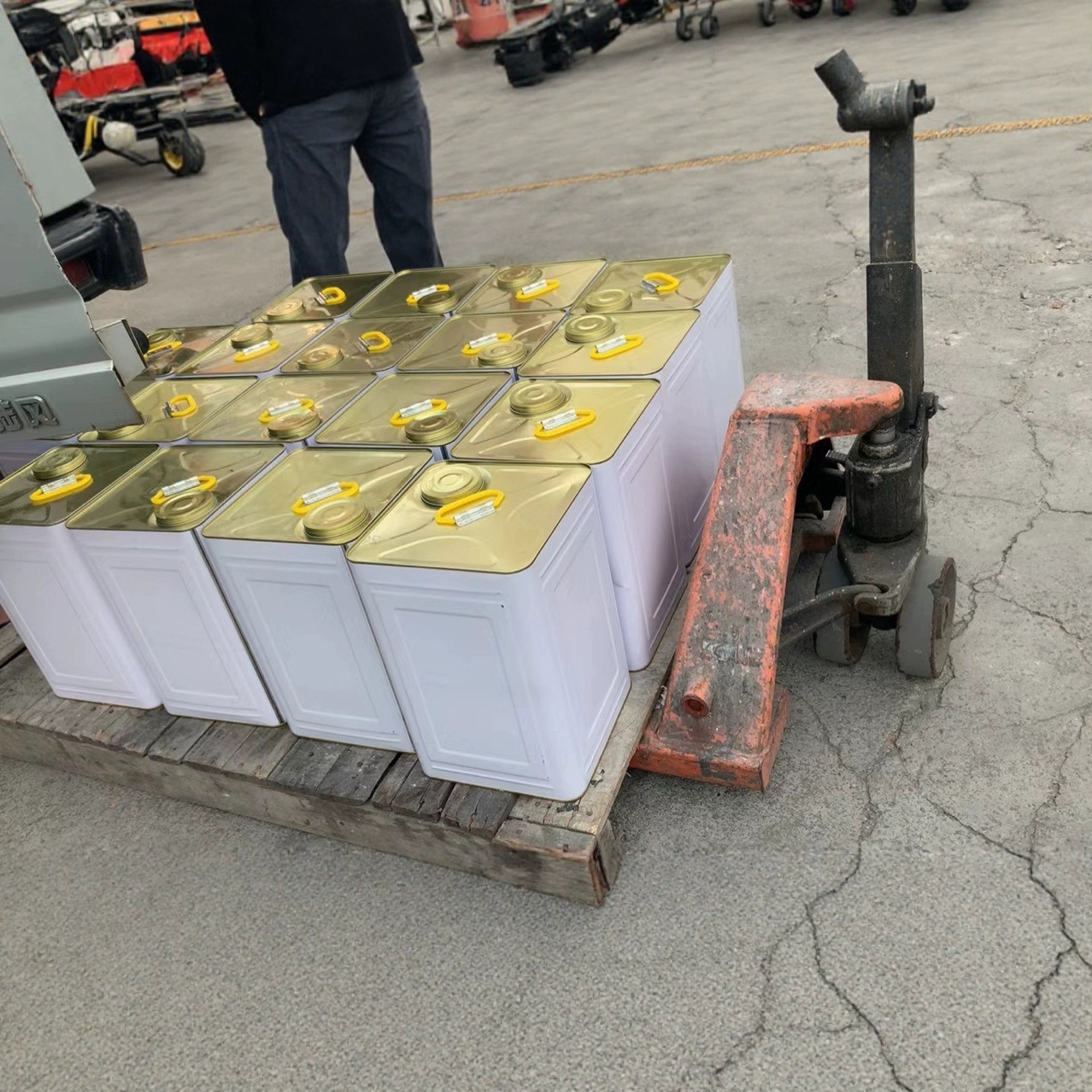 雨伞中棒弹簧专用防锈油消声剂