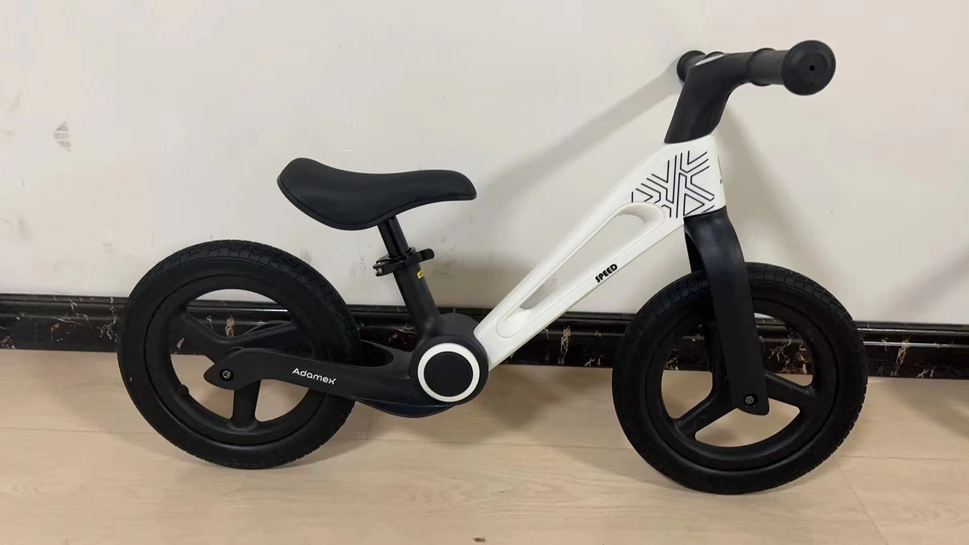 Bicicleta sin pedal de coche de equilibrio para niños scooter dos en uno 3-6 años de edad caminante plegable con un solo clic