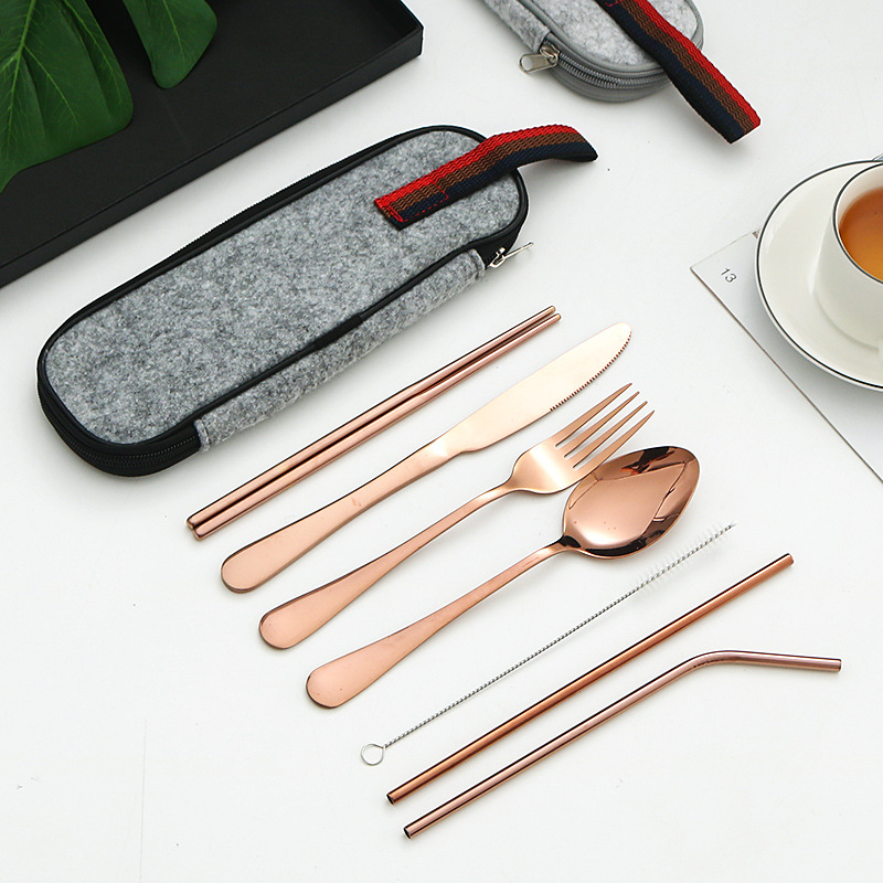 Amazon transfronterizo conveniente vajilla de acero inoxidable 7 piezas conjunto 1010 cuchillo, tenedor, cuchara, palillos, traje de viaje al aire libre de paja